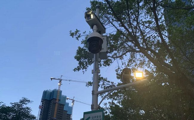 視頻監(jiān)控補光燈安裝圖二