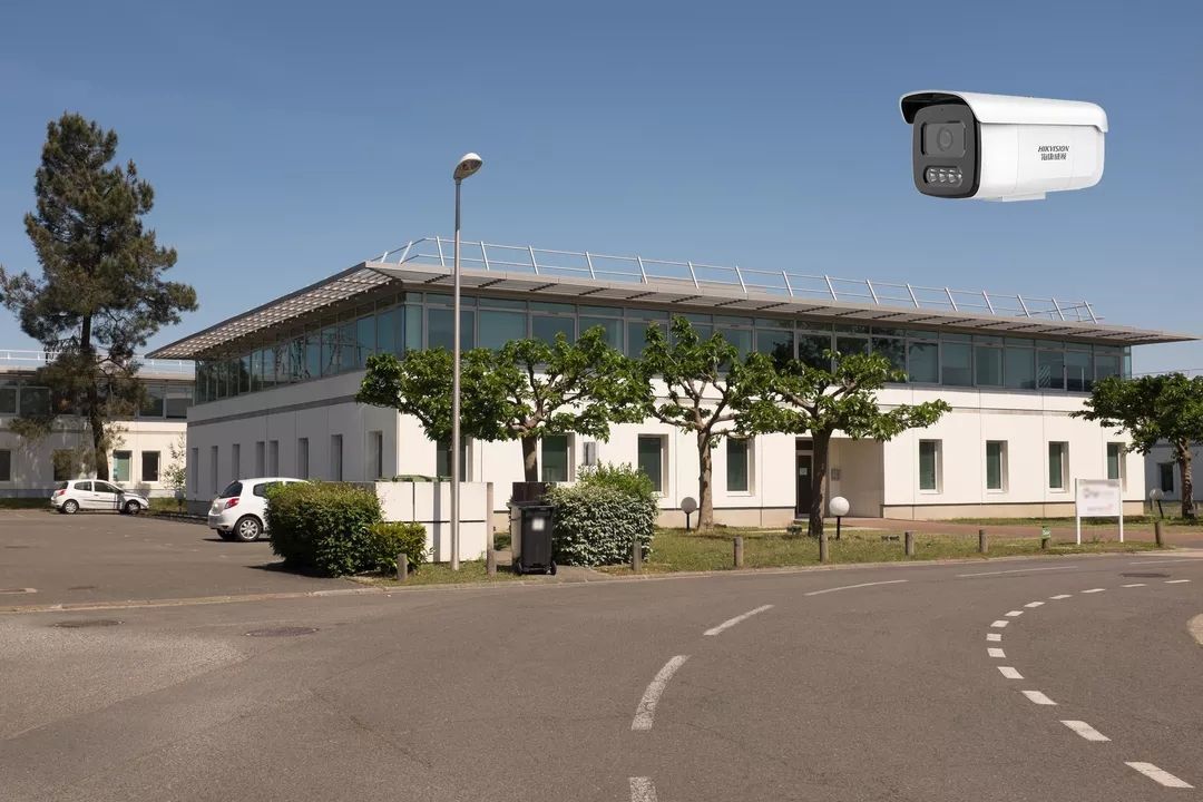 海康威視多攝全景槍球周界報(bào)警