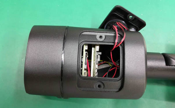 4G監控攝像頭插卡部位展示